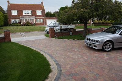 Rustington driveway Autumn Gold Granite edging 058.jpg